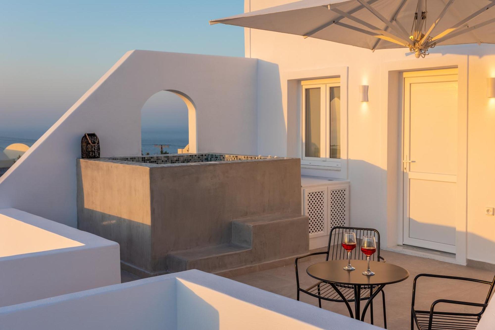 Theophrasti Suites Foinikiá Exteriör bild