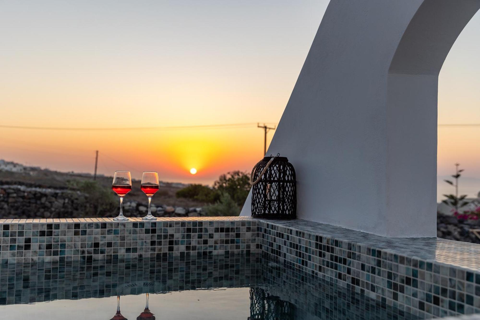 Theophrasti Suites Foinikiá Exteriör bild