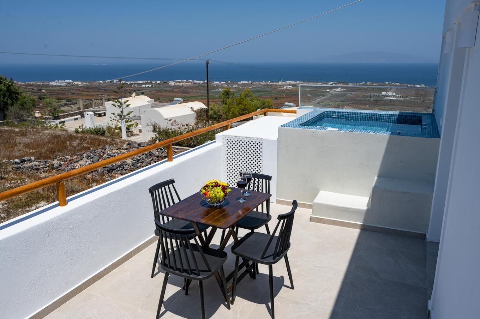 Theophrasti Suites Foinikiá Rum bild