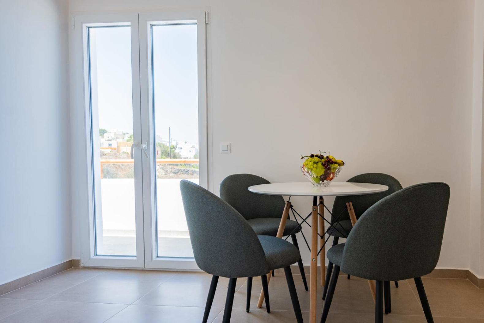 Theophrasti Suites Foinikiá Exteriör bild